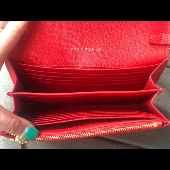 New! Tory Burch Emerson Chain Wallet - Picture 6 of 6